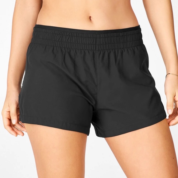 Breathe Run SHORT - Black / Reflective Silver - Picture 2 of 12